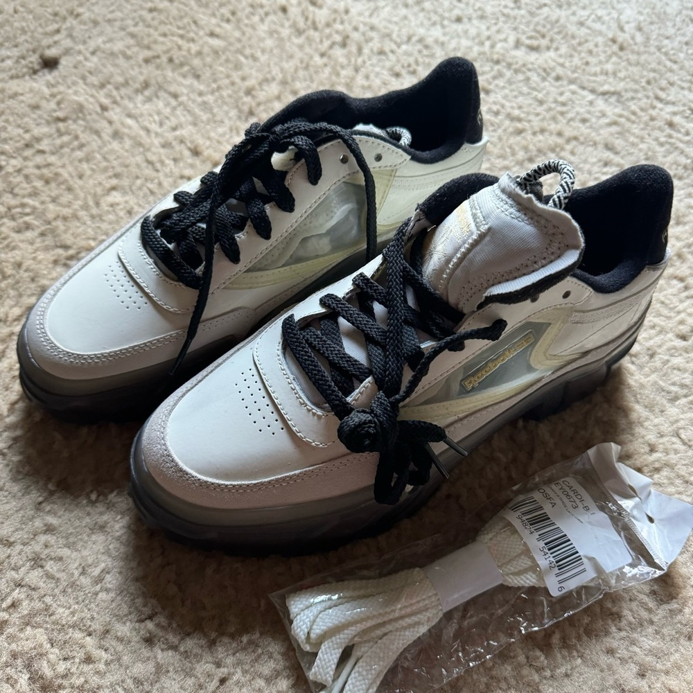Cardi b x Rebok sneaker